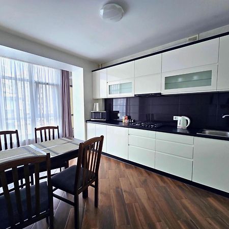 Apartment On Belvedere Ιβανό-Φρανκίβσκ Εξωτερικό φωτογραφία
