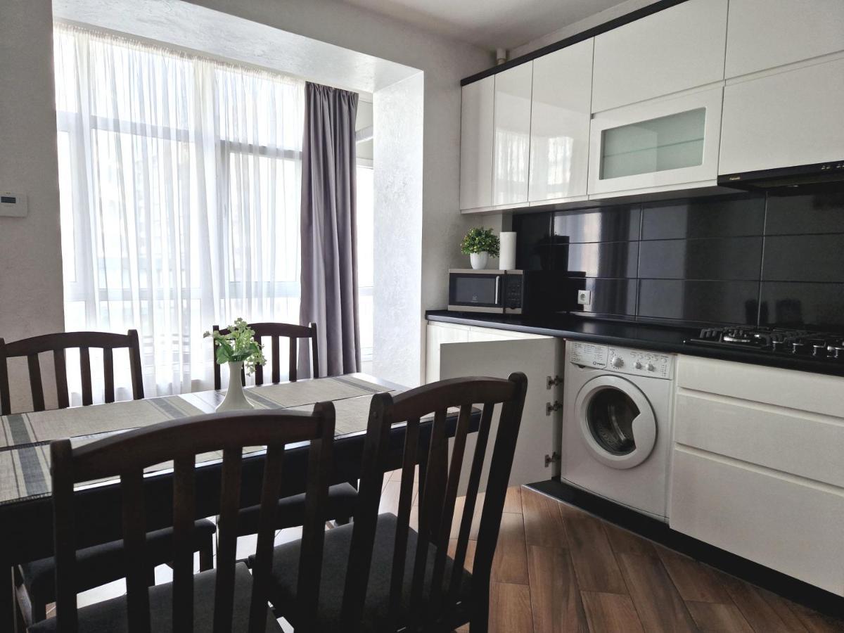 Apartment On Belvedere Ιβανό-Φρανκίβσκ Εξωτερικό φωτογραφία