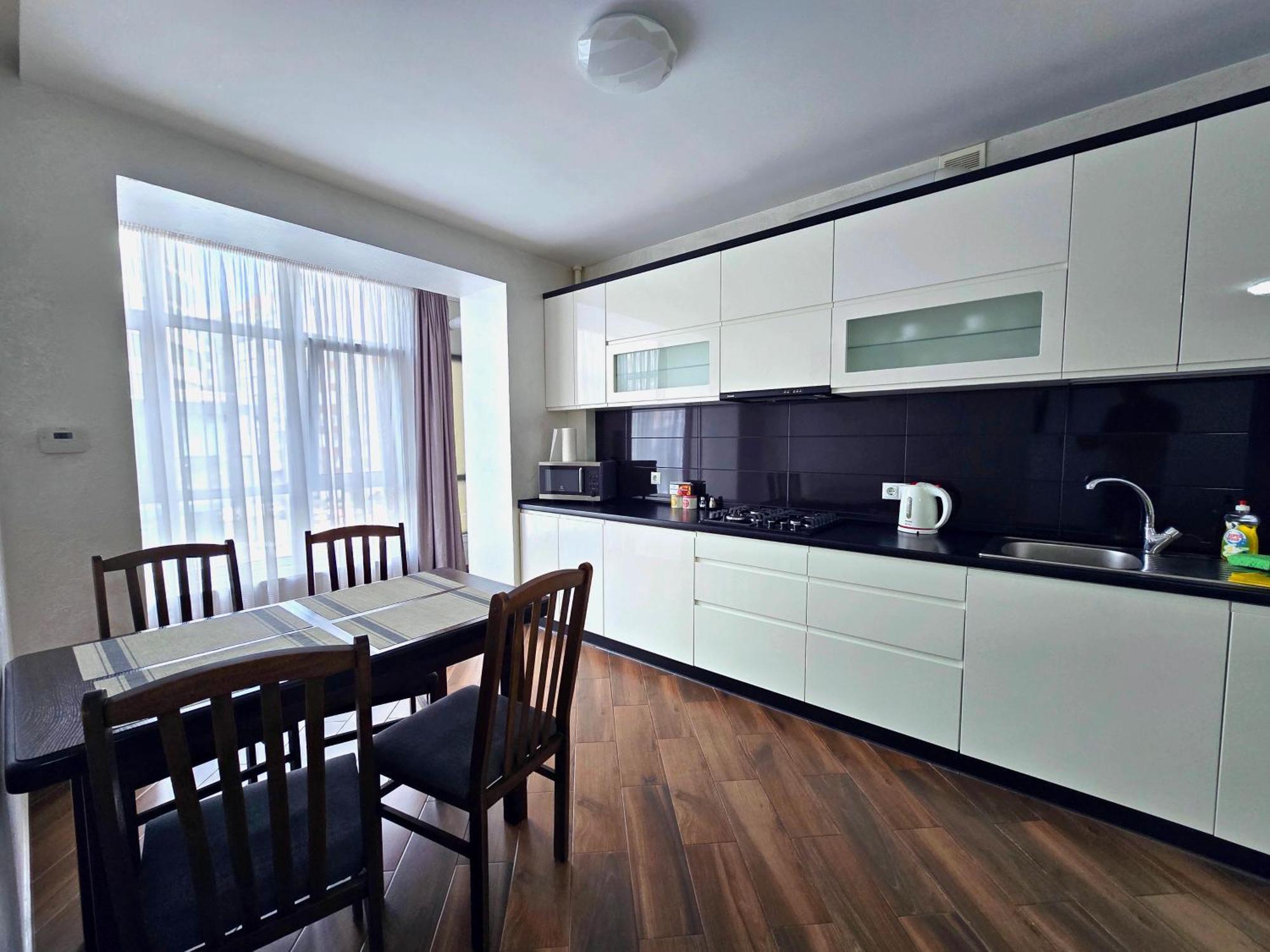 Apartment On Belvedere Ιβανό-Φρανκίβσκ Εξωτερικό φωτογραφία